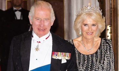 La reina Camilla luce por primera vez una simbólica pieza del joyero de Isabel II