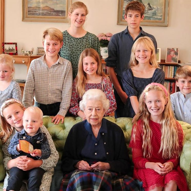 Otra foto tomada por Kate Middleton en el punto de mira: el posado de Isabel II junto a sus nietos y bisnietos