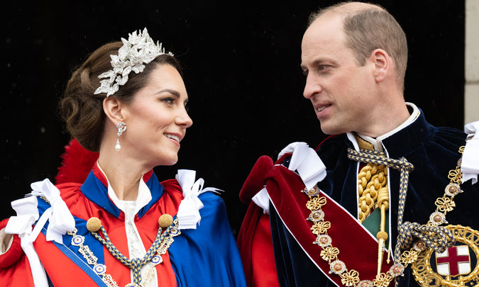 Carlos III recuerda que el futuro es de los príncipes de Gales con un simbólico gesto en su momento más delicado
