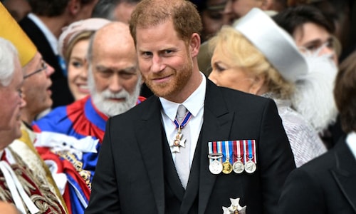 El príncipe Harry viajará a Londres la próxima semana y Carlos III espera que ahora sí llegue la anhelada reconciliación