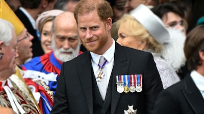 El príncipe Harry viajará a Londres la próxima semana y Carlos III espera que ahora sí llegue la anhelada reconciliación
