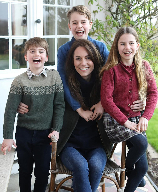 Fotografía de Kate Middleton con sus tres hijos