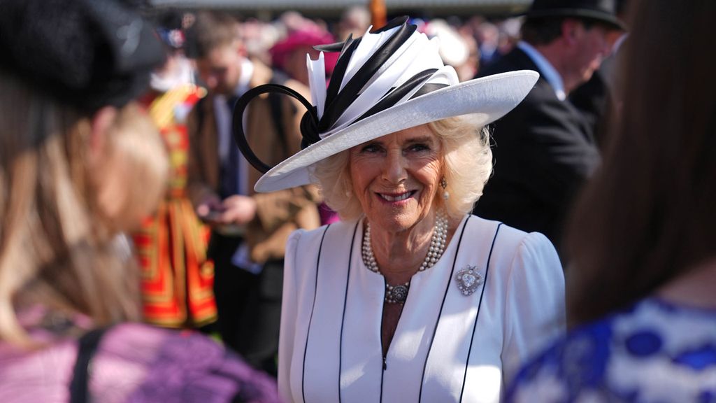 El broche de más de dos millones de euros que la reina Camilla ha sacado de su corona