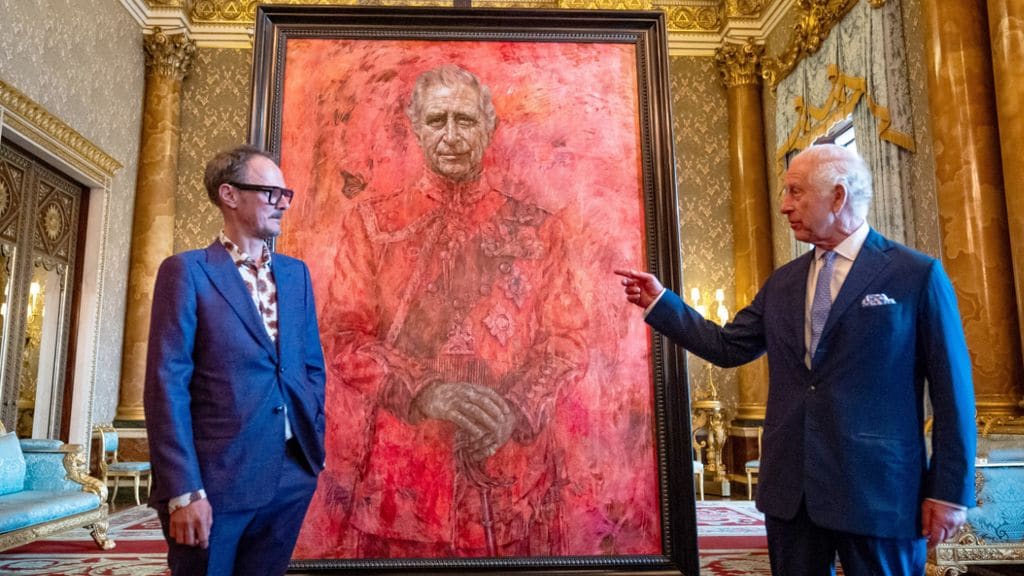 El nuevo y llamativo retrato de Carlos III que ha provocado la división de la opinión pública británica
