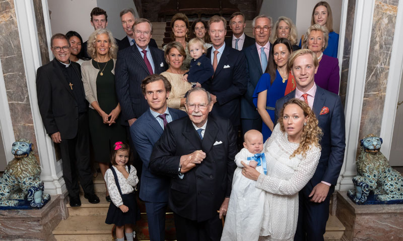 La Familia Gran Ducal celebra el bautizo del pequeño Zeno, el nuevo ‘príncipe’ de Luxemburgo