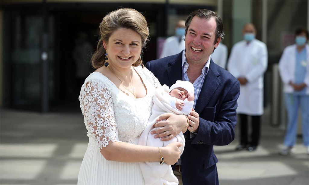 Guillermo y Stéphanie de Luxemburgo ya están en casa con su bebé