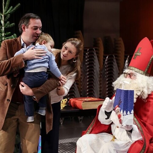 ¡Llegó San Nicolás! La ilusión de Charles de Luxemburgo al recibir sus primeros regalos de Navidad 