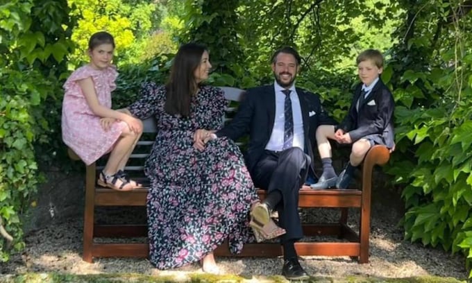 Los príncipes Félix y Claire de Luxemburgo con sus hijos