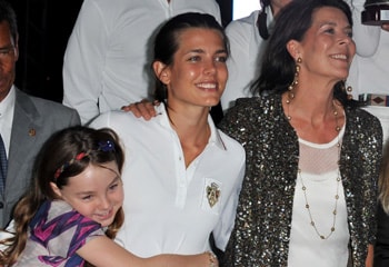 Carolina de Mónaco y sus hijas, cada día más unidas