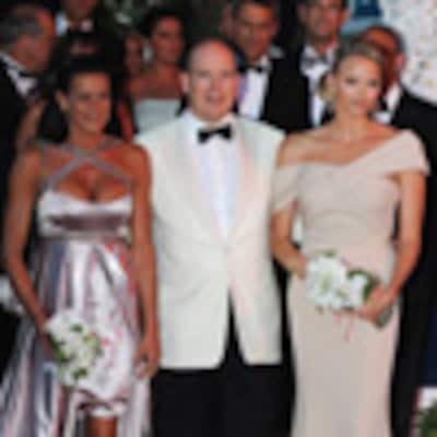 Alberto de Mónaco, su prometida, Charlene Wittstock y la princesa Estefanía presiden el Baile de la Cruz Roja de Mónaco
