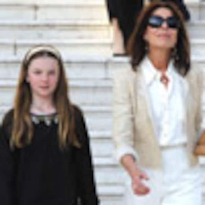 Carolina de Mónaco enseña a su hija Alejandra el mundo de la moda