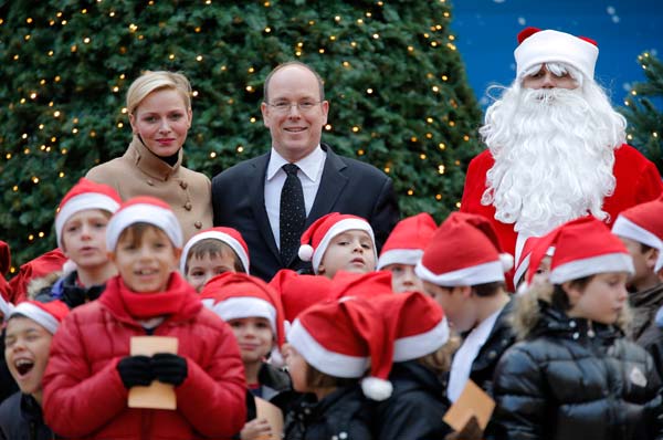 Charlene de Mónaco muestra su instinto maternal entre rumores de embarazo durante las celebraciones navideñas del Principado