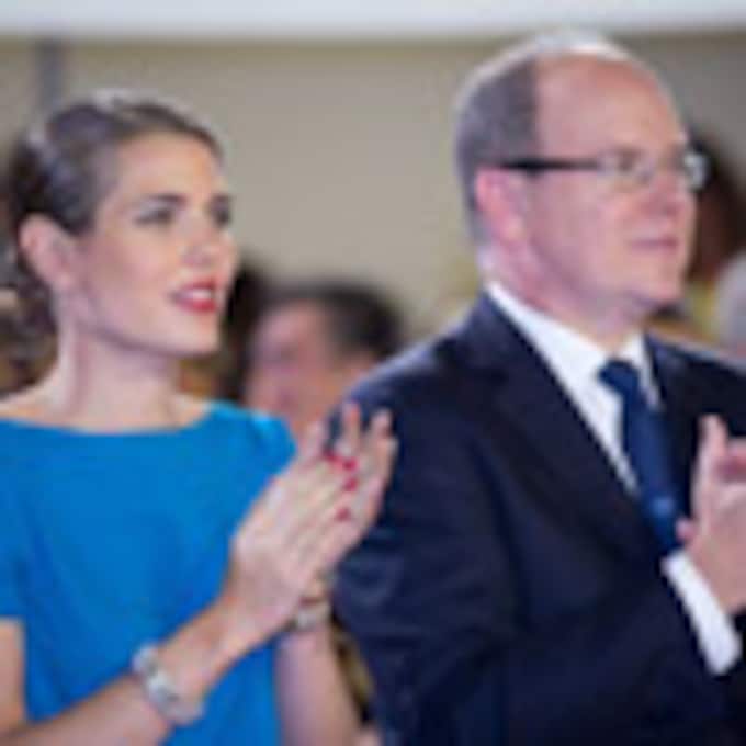 Carlota Casiraghi pone el broche de oro al Concurso Internacional de Saltos con su tío, el príncipe Alberto