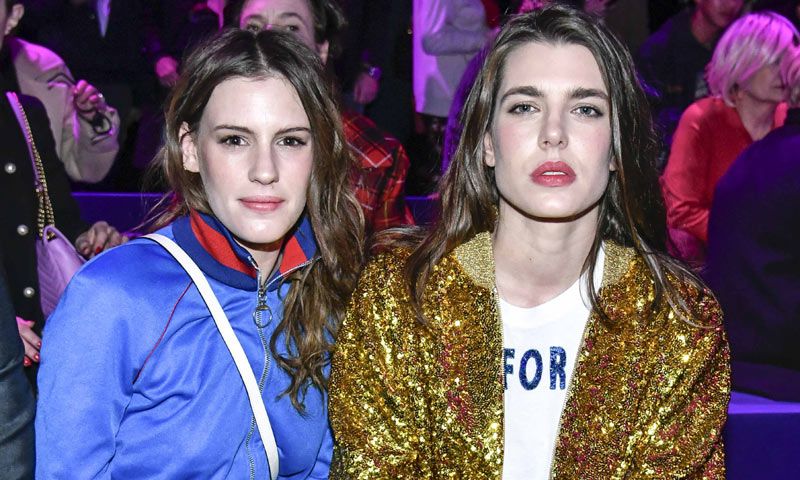 Carlota Casiraghi viste de oro la Semana de la Moda de Milán