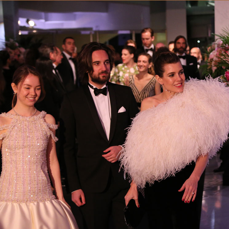 Carlota Casiraghi oficializa su compromiso con Dimitri Rassam en el Baile de la Rosa