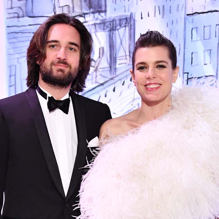 Carlota Casiraghi acude a la boda del hermano de su prometido