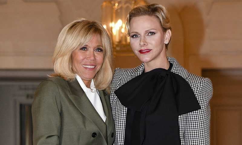 Brigitte Macron y Charlene de Mónaco