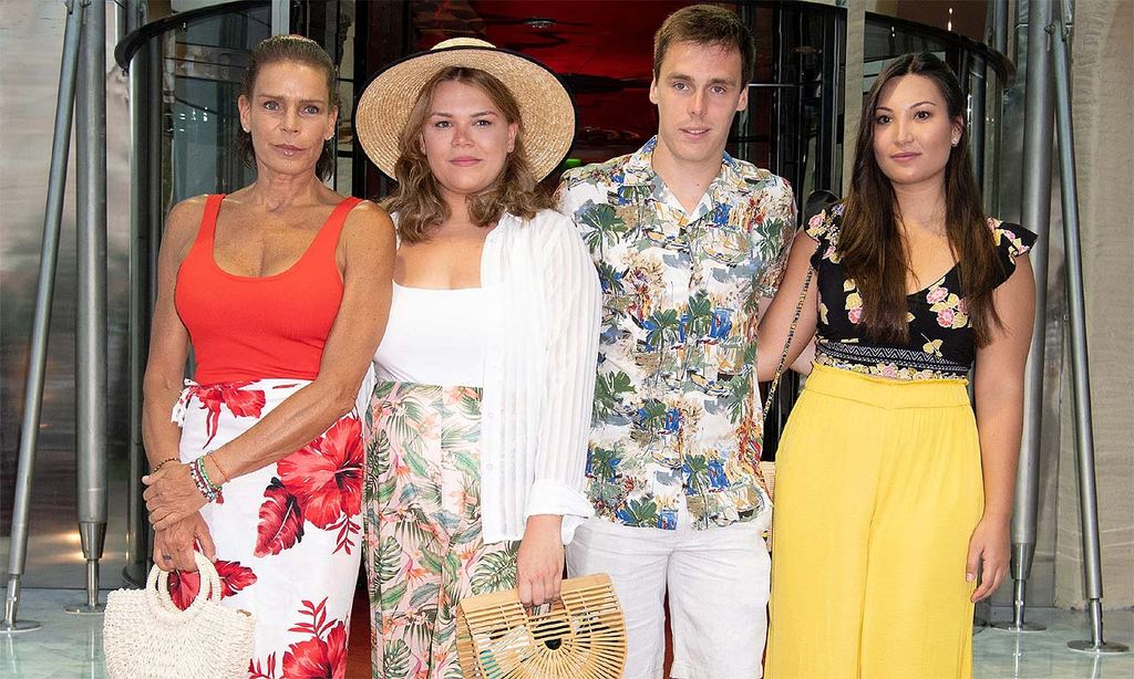 Estefanía de Mónaco, con aires hawaianos y en familia para defender una buena causa