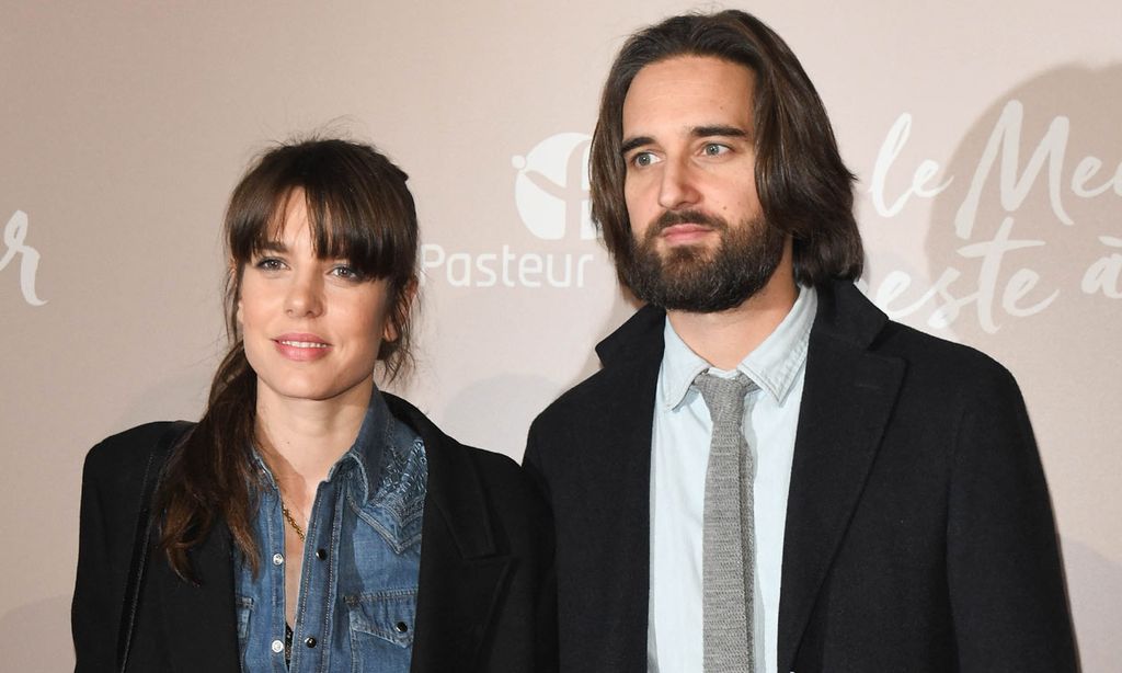 Carlota Casiraghi y Dimitri Rassam posan juntos por primera vez tras su boda