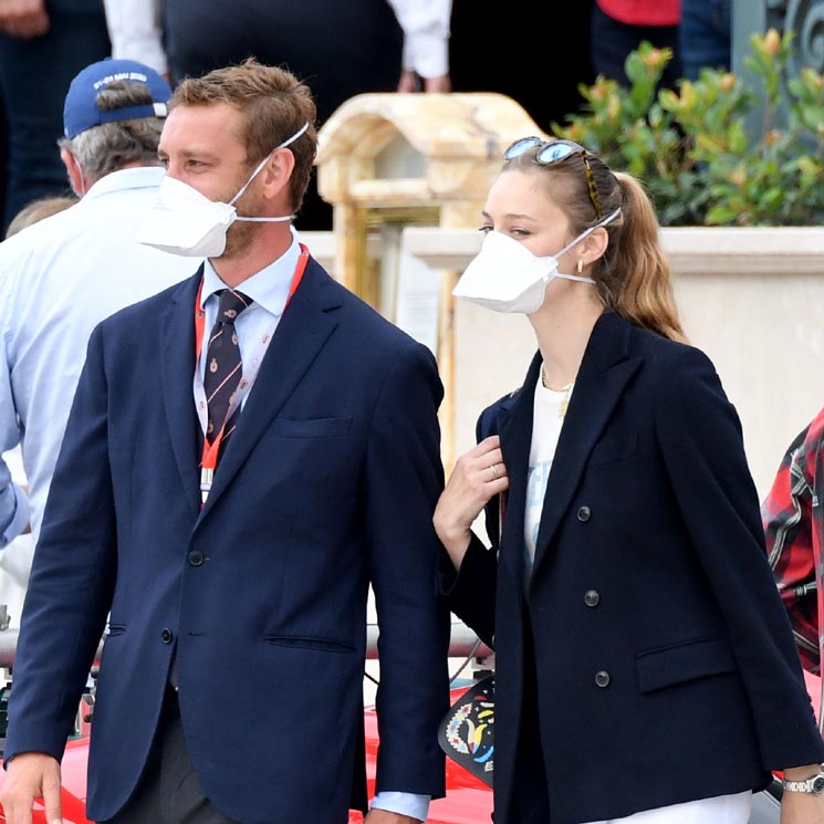 Beatrice Borromeo y Pierre Casiraghi reaparecen en familia en un significativo día para Mónaco