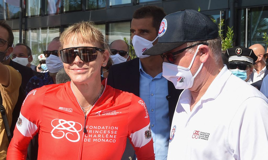 Charlene de Mónaco, tras la finalización de la prueba de bici acuatica junto a Alberto de Mónaco