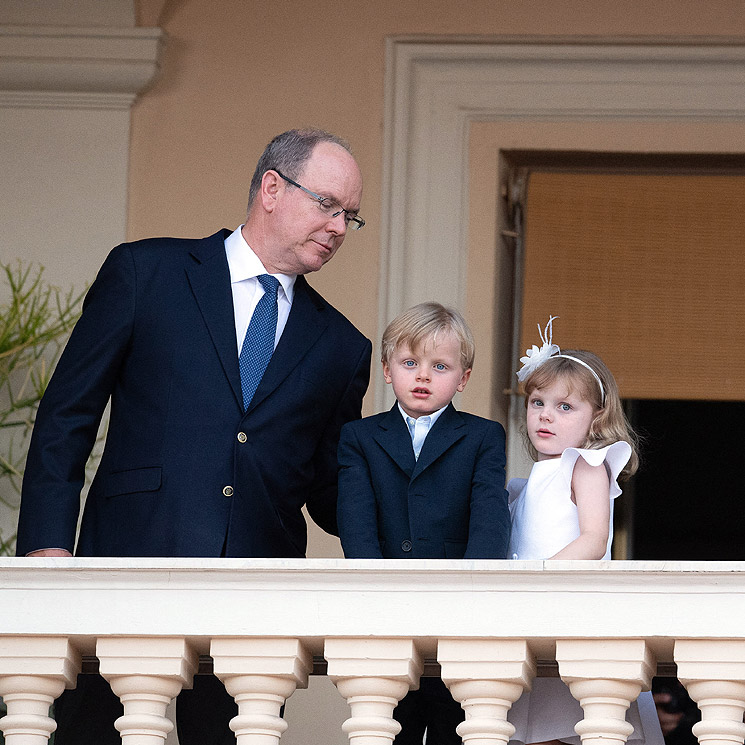 ¡Más elegantes y cariñosos imposible! Charlene de Mónaco se derrite con Jacques y Gabriella