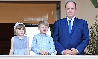 Alberto de Mónaco y sus hijos reaparecen tranquilos en Mónaco mientras Charlene se operaba en Sudáfrica