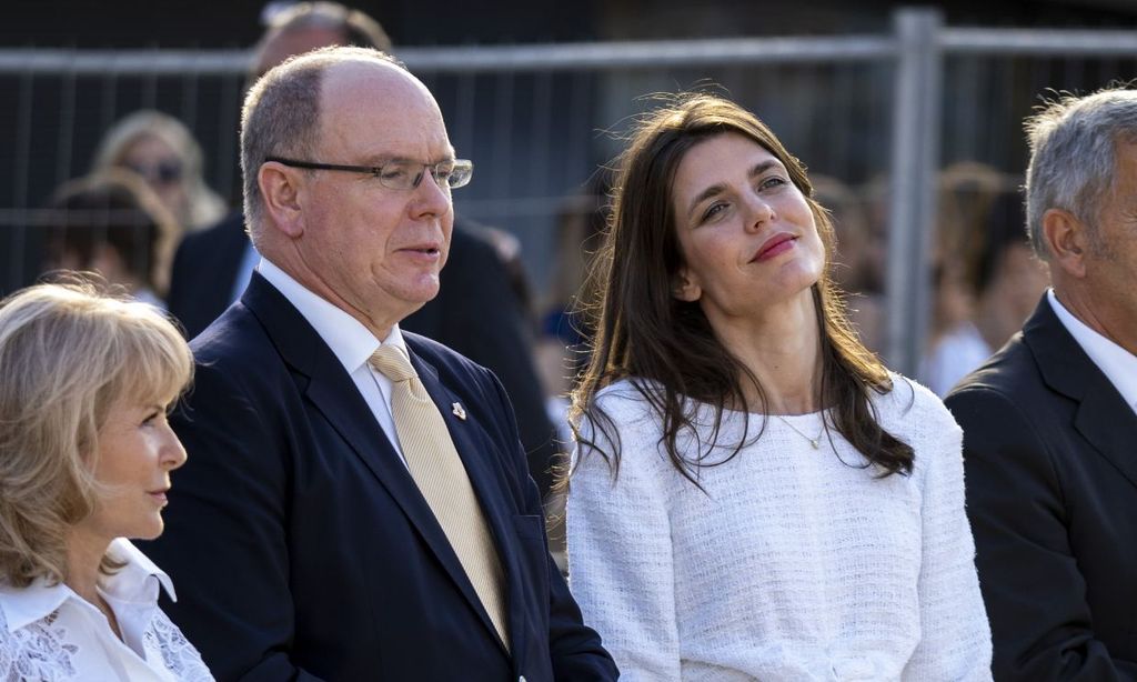 Carlota Casiraghi retoma sus compromisos en Mónaco junto al príncipe Alberto en una significativa cita