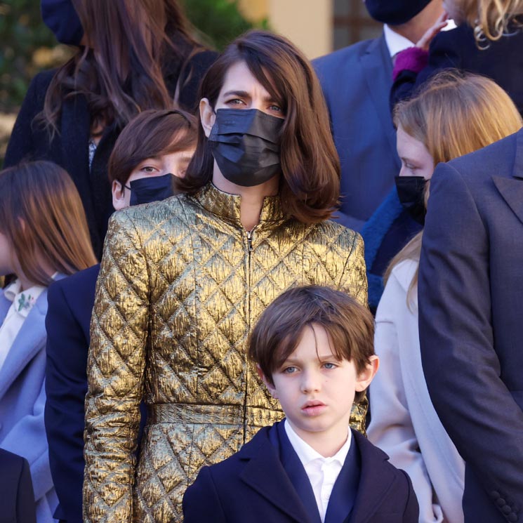 Carlota Casiraghi asiste con su hijo Raphäel al Día Nacional de Mónaco, después de tres años de ausencia