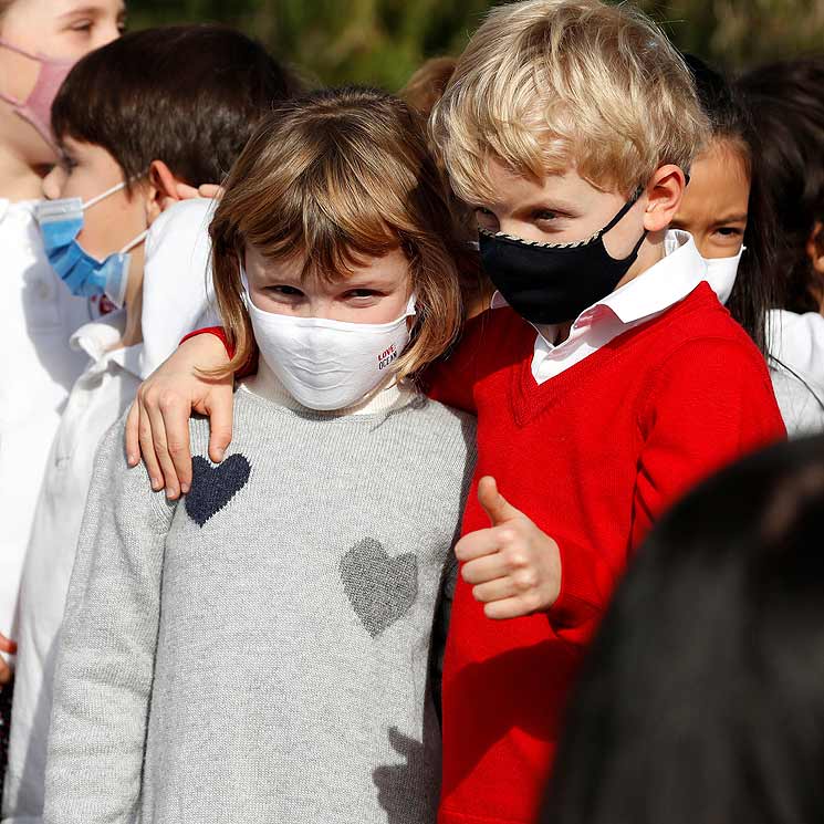 Alberto de Mónaco reaparece con sus hijos en un acto simbólico con guiño a Charlene