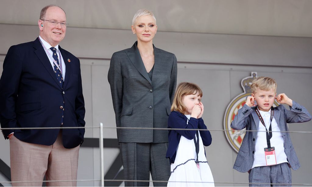 Alberto de Mónaco, Charlene de Mónaco con sus hijos