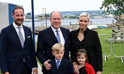 Charlene de Mónaco, en su primer viaje oficial con el príncipe Alberto y sus hijos en más de un año