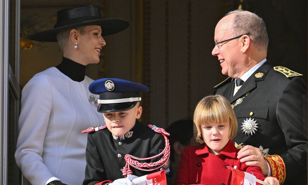 Alberto y Charlene de Mónaco con sus hijos Jacques y Gabriella