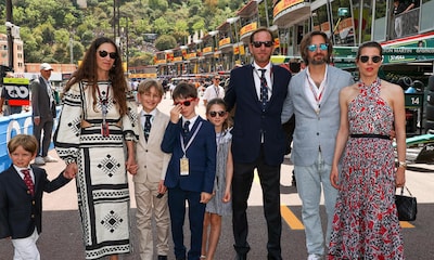 Carlota Casiraghi, acompañada de toda su familia, anfitriona de lujo en el Gran Premio de Mónaco de Fórmula 1