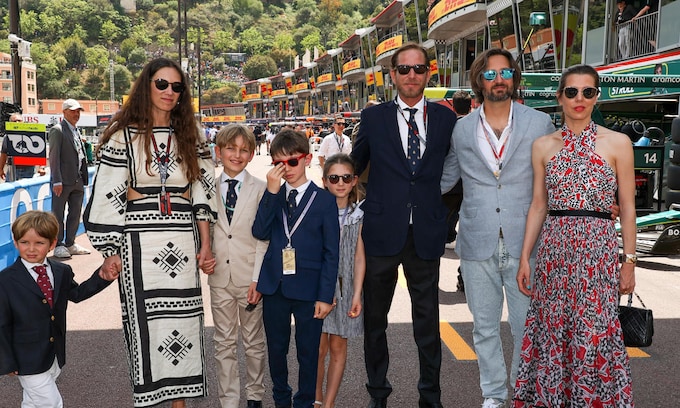 Carlota Casiraghi, con sus hermanos y sus niños, anfitriones de lujo en el Gran Premio de Mónaco de Fórmula 1 