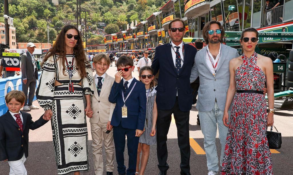 Carlota Casiraghi, acompañada de toda su familia, anfitriona de lujo en el Gran Premio de Mónaco de Fórmula 1