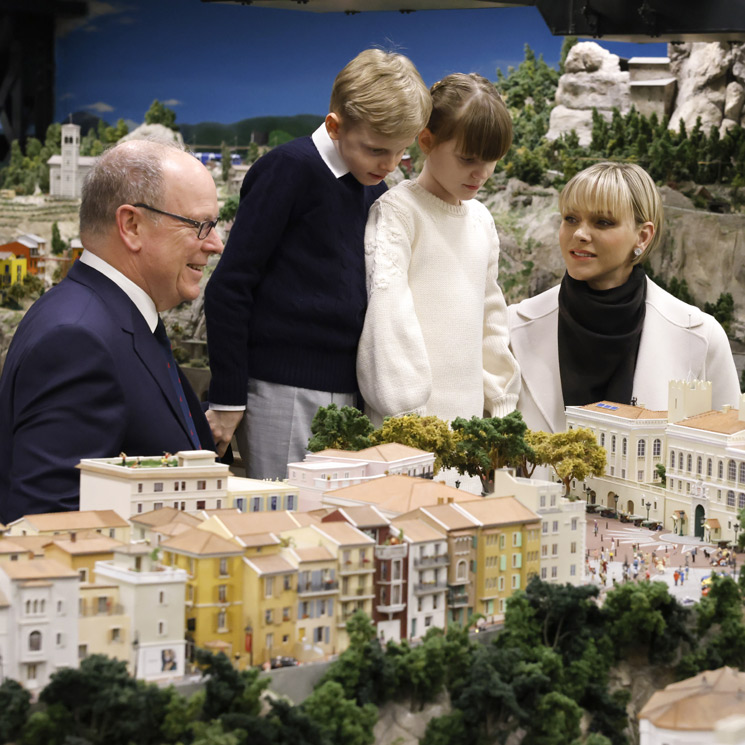 Los príncipes Jacques y Gabriella, los simpáticos protagonistas del viaje a Alemania para presentar un Mónaco en miniatura