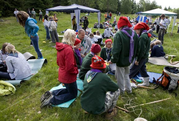 La princesa Mette-Marit de Noruega, una 'boy scout' más de acampada en los jardines de Solli