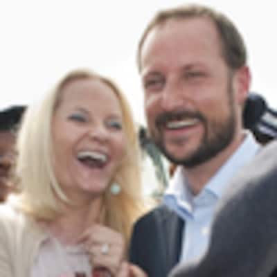 Haakon y Mette-Marit de Noruega, dos turistas en Ghana