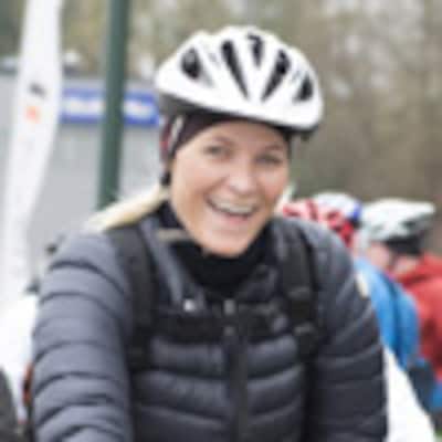 Mette-Marit de Noruega, al trabajo en bicicleta