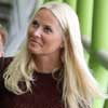 Mette-Marit de Noruega con su madre en París