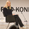 Mette-Marit de Noruega reaparece en una conferencia en zapatillas