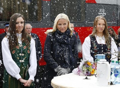 Llueva, nieve o granice... la agenda de Mette-Marit de Noruega debe continuar