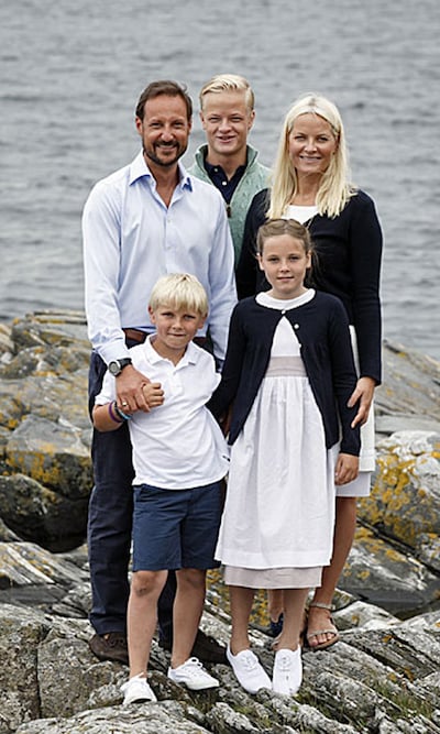 Las nuevas y divertidas fotografías oficiales de la Familia Real noruega por el aniversario del príncipe Haakon