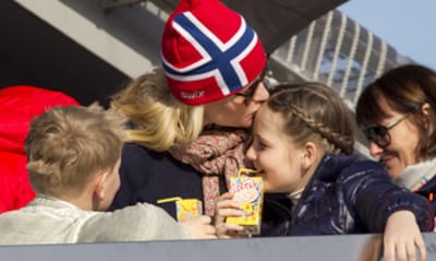 La Familia Real noruega, amor en toda su expresión en Holmenkollen