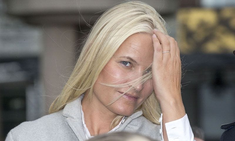 La Casa Real noruega confirma que Mette Marit padece el 'Síndrome de los cristales'