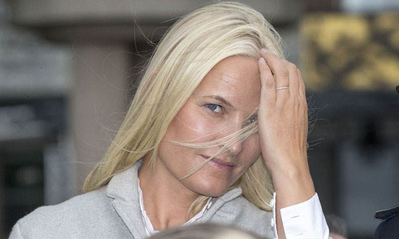 La Casa Real noruega confirma que Mette Marit padece el 'Síndrome de los cristales'