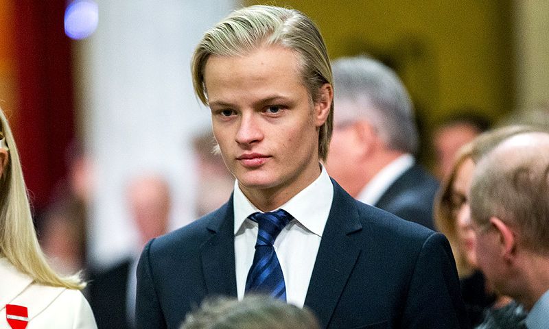 Zoie Burgher Discord