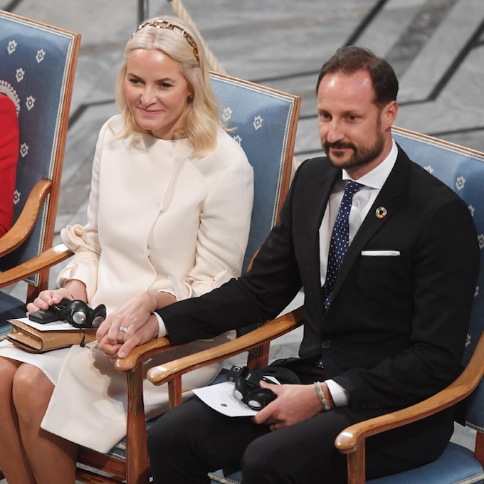 Mette Marit de Noruega reaparece en la entrega del Nobel de la Paz tras su relación con el 'Caso Epstein'