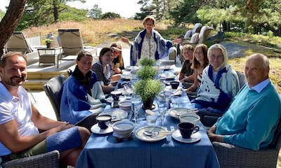 Sonia de Noruega celebra su cumpleaños con una comida campestre en familia